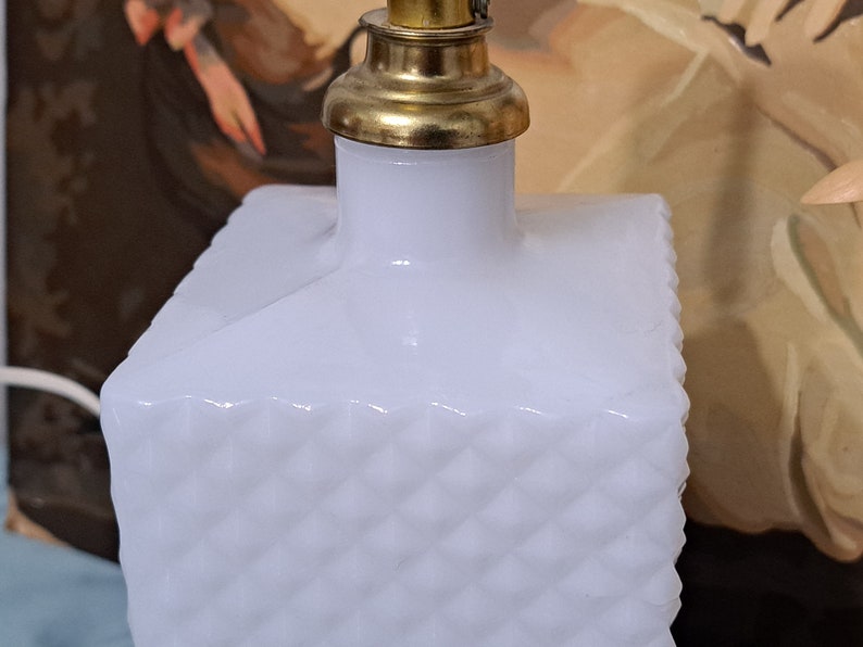 Milk Glass Table Lamp Faceted Square White Base not working image 6