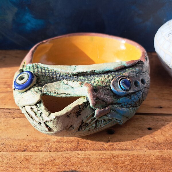 Weird Face Texture Pottery Trinket Bowl