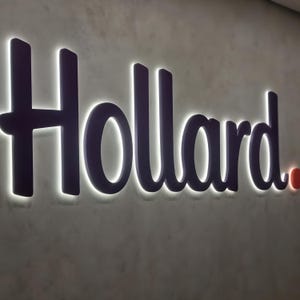 Letreros con logotipo para negocios, letreros luminosos con letras, letreros metálicos 3D para negocios, letreros LED para salones, letreros con logotipo para recepción, letreros con halo iluminado