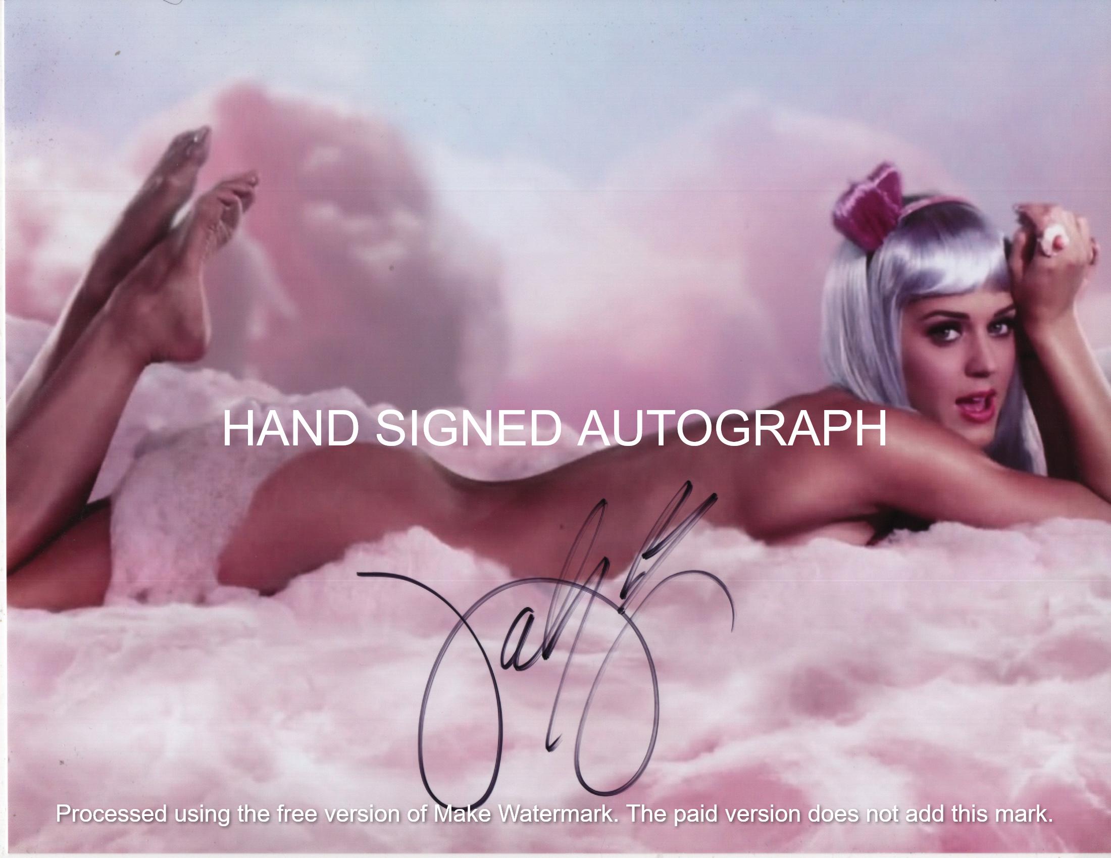 ケイティ・ペリー 写真集 レア! Naked katy perry - Etsy 日本