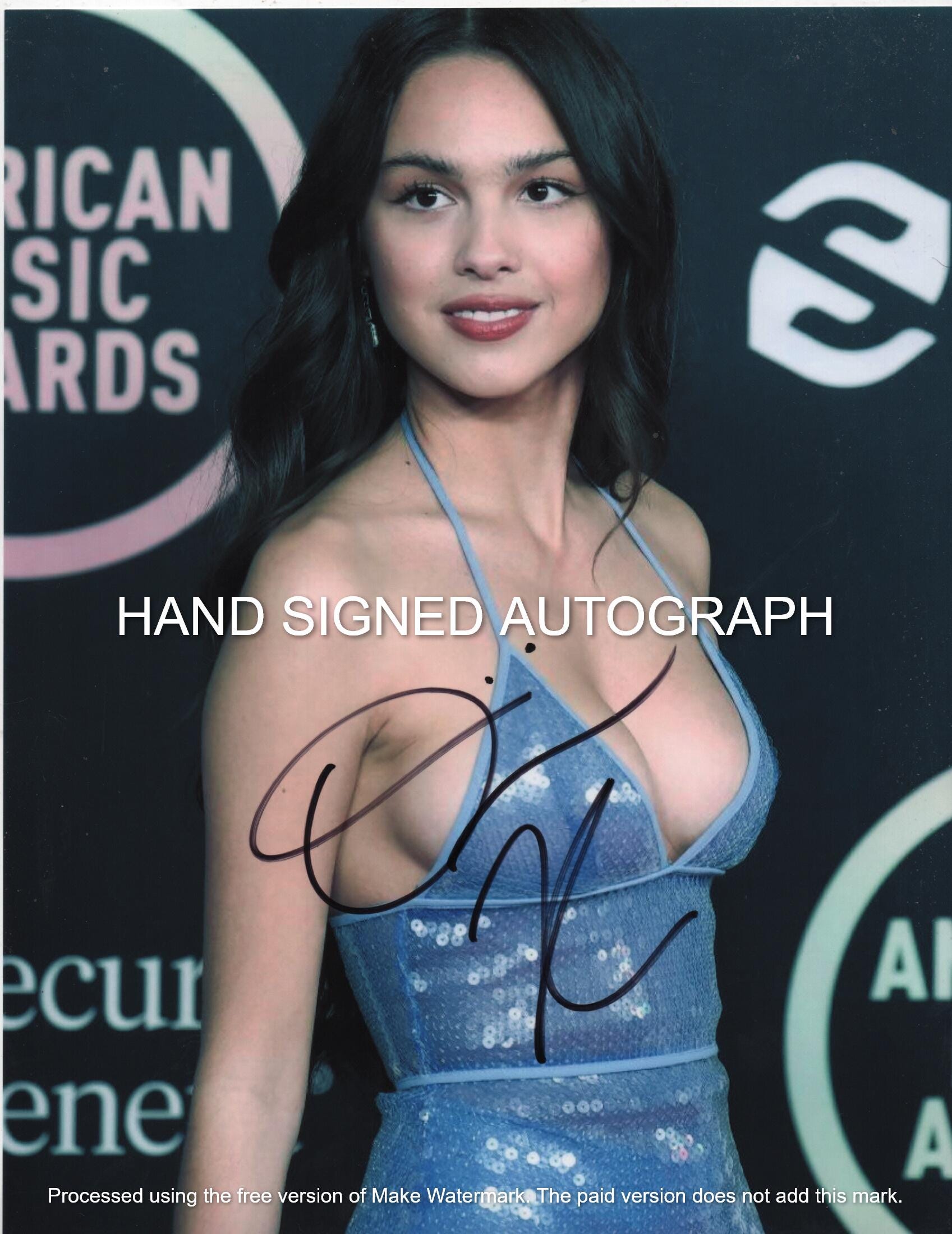 OLIVIA RODRIGO オリビアロドリゴ 直筆サイン ポストカードポスター Olivia Rodrigo Signed Autograph 11x11 GUTS Album Photo