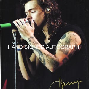HARRY STYLES AUTOGRAPH Hand Signed 8 1/2 x 11 Color Photo With Coa