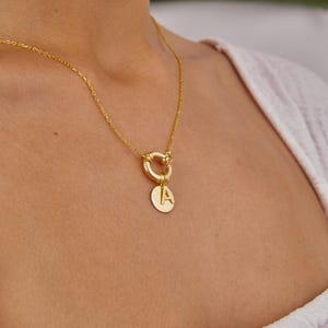 Collar con inicial personalizado, colgante con letra personalizada, joyería con inicial personalizada, regalo para mamá, regalo de cumpleaños, regalo para ella