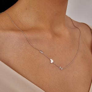 Collar con inicial doble y corazón, collar de pareja con corazón, joyería con inicial personalizada, regalo para mamá, regalo de cumpleaños