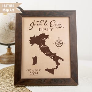 Mapa de cuero de Italia con lugares personalizados visitados, mapa grabado en cuero, compromiso, luna de miel, despedida de soltera, marco rústico marrón
