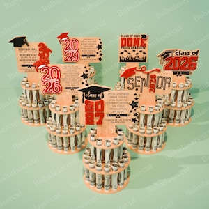 Afstuderen geld taarthouder lasergesneden bestand, klasse van 2026 2027 2028 2029 contant geld geschenk display, geldrolstandaard, afstudeerfeest decor /B93