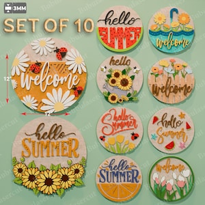Pacchetto SVG con cartello "Ciao Estate", 10 disegni a strati per appendini rotondi da porta, file digitali per decorazioni estive tagliate al laser /B163