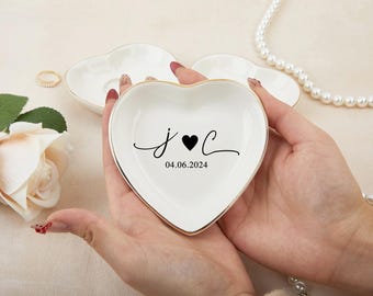 Engagement Ring Dish with Initials, Personalized Ceramic Ring Dish, Romantic Gift for Bride and Groom, Bridal Shower, Anniversary Gift