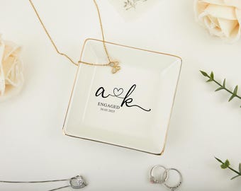 Personalized Engagement Ring Dish, Wedding Ring Dish, Gift For Bride and Groom, Wedding Gift, Bridal Shower, Jewelry Holder, Trinket Dish
