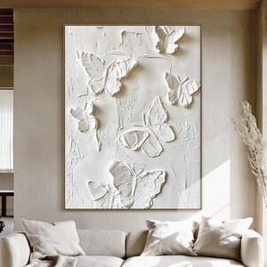 Grande toile texturée papillon 3D, art en relief blanc minimaliste, art mural wabi-sabi, peinture à l'huile abstraite papillon style plâtre