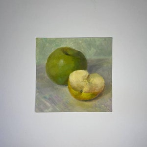Pintura de naturaleza muerta de manzana verde, pequeña obra de arte original al óleo de fruta, arte culinario realista sobre cartón, 5 x 5 pulgadas