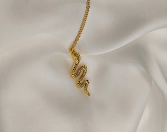 Golden Snake Necklace – Symbol of Transformation & Feminine Power | Gold-Plated Stainless Steel | Spiritual Jewelry Minimalist Necklace