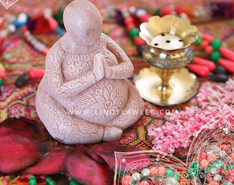 Sacred Mother - Fertility Goddess Statue Midwife Gift Ideas for Pregnant Woman Figurine Goddess Sculpture Altar Blessingway Womb blessing