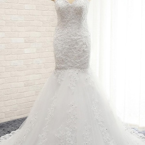 Lace Appliqué Mermaid Wedding Dress: Strapless Sweetheart Bridal Gown