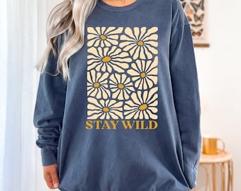Sudadera con cuello redondo y estampado floral retro Stay Wild, sudadera estilo boho cottagecore, estilo boho, regalos para ella, sudadera floral retro de gran tamaño