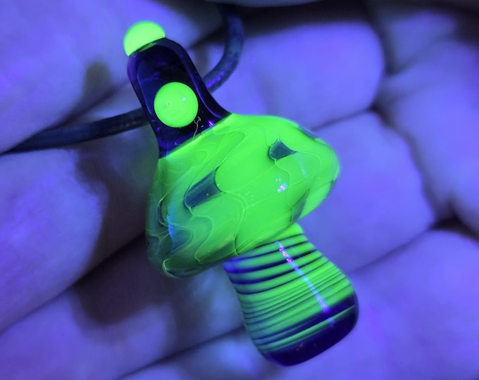 Magical Mushroom Jewelry, UV Reactive Glow Mushroom, Hand Blown Art Glass Pendant Necklace in green, Unique Gift for Nature Enthusiasts!