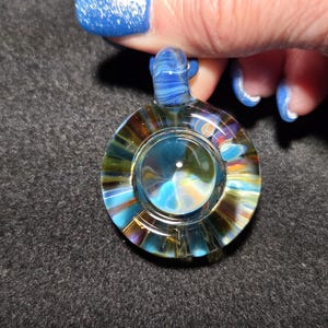 Colgante de borosilicato, ¡diseño de implosión radial de vidrio soplado a mano! Colgante psicodélico grande para hombre.