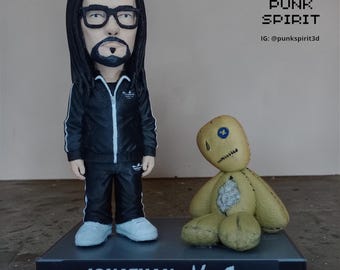 „Jonaton Dates Korn Hefte Album Tribute Figur“ – handbemaltes Nu Metal Sammlerstück