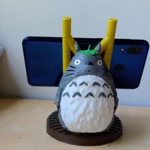 My Neighbor Totoro - Cell Phone Holder - Hand painted - Art fan