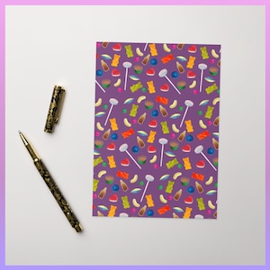 Carte de voeux sur le thème des bonbons rétro, papeterie d'art abstrait, motif nostalgique, style années 90 et 80, impression de bonbons, célébration de fête d'anniversaire