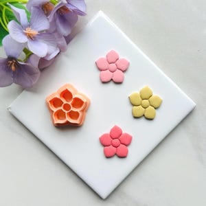 Floral Clay Cutter No. 4: Polymer Clay, Embossed Design