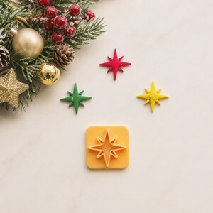 Ausstechform „Nordstern“ aus Polymer Clay: Geprägter Weihnachtsstern