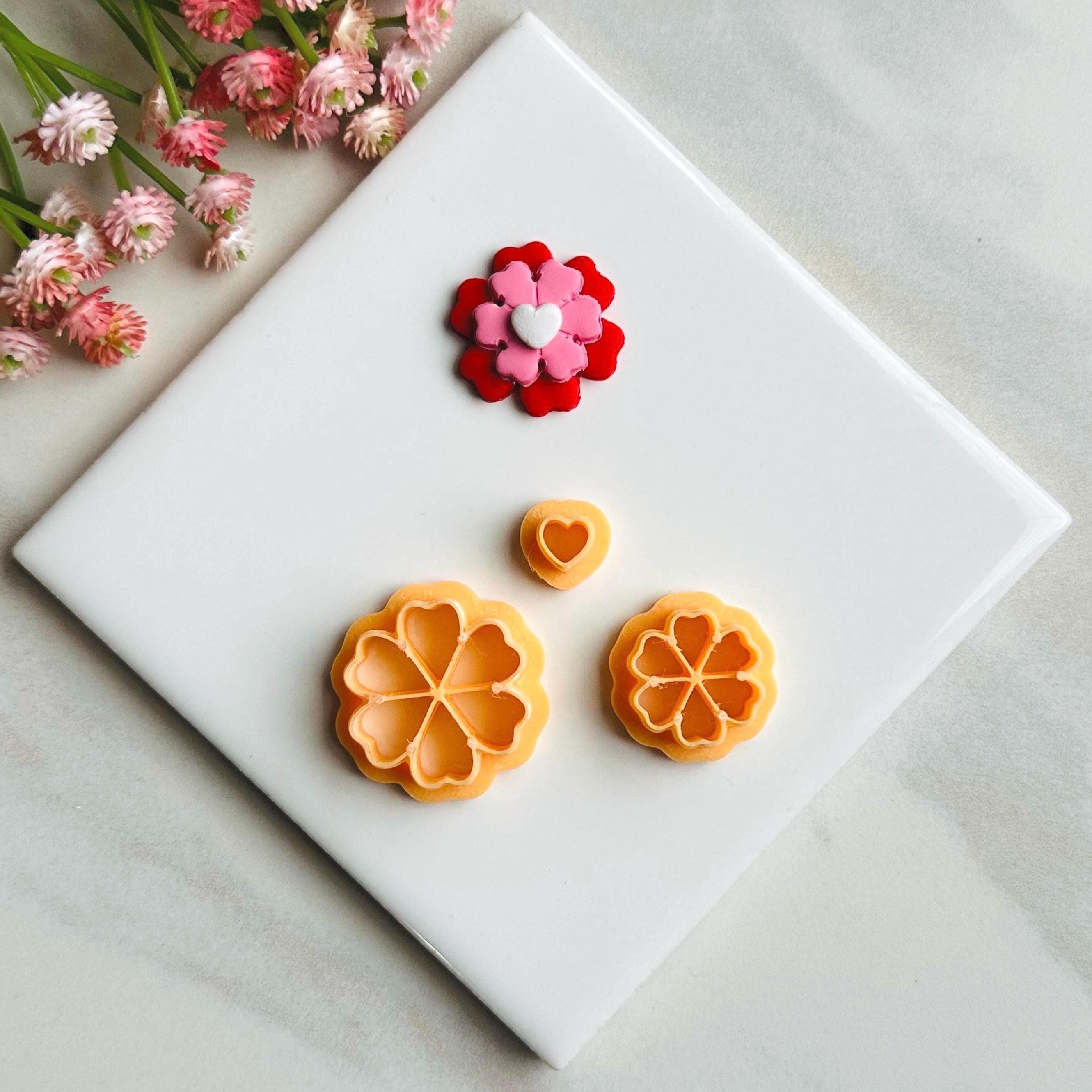 フラワーオブラブ クレイカッター：エンボス加工されたポリマークレイ