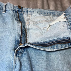 Vintage Wrangler Mens Size 38x32 ALTERED Hero Blue Jeans Classic Denim Made USA image 7