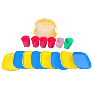 Juego de 16 piezas de Tupperware Tuppertoys vintage: platos, tazas, bandeja para servir pasteles.