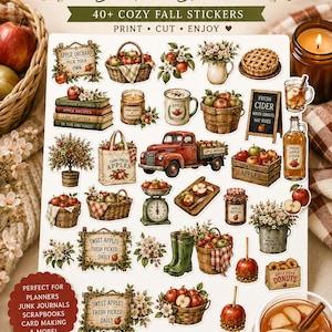 Puede incluir: Una hoja de pegatinas titulada Apple Orchard Sticker Sheet que presenta más de 40 ilustraciones con temática otoñal, incluyendo cestas de manzanas, un camión rojo, tartas de manzana, sidra, libros y letreros con texto como Sweet Apples.