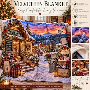 Könnte beinhalten: Eine Veloursdecke mit einer winterlichen Szene, die eine Weihnachtsbaumfarm, eine Hütte, einen Golden Retriever und verschneite Berge zeigt. Die Decke hat eine weiße Sherpa-Rückseite und enthält Text wie Christmas Tree Farm und Hot Cocoa.