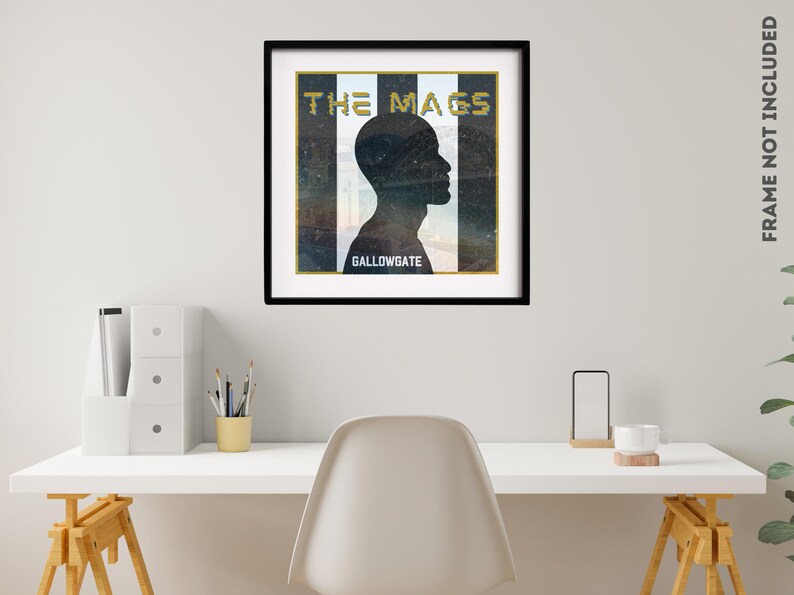 K&ouml;nnte beinhalten: Ein Albumcover in Schwarzwei&szlig; mit einer Silhouette eines menschlichen Kopfes. Der Albumtitel lautet "THE MAGS" und der Albumname ist "GALLOWGATE".