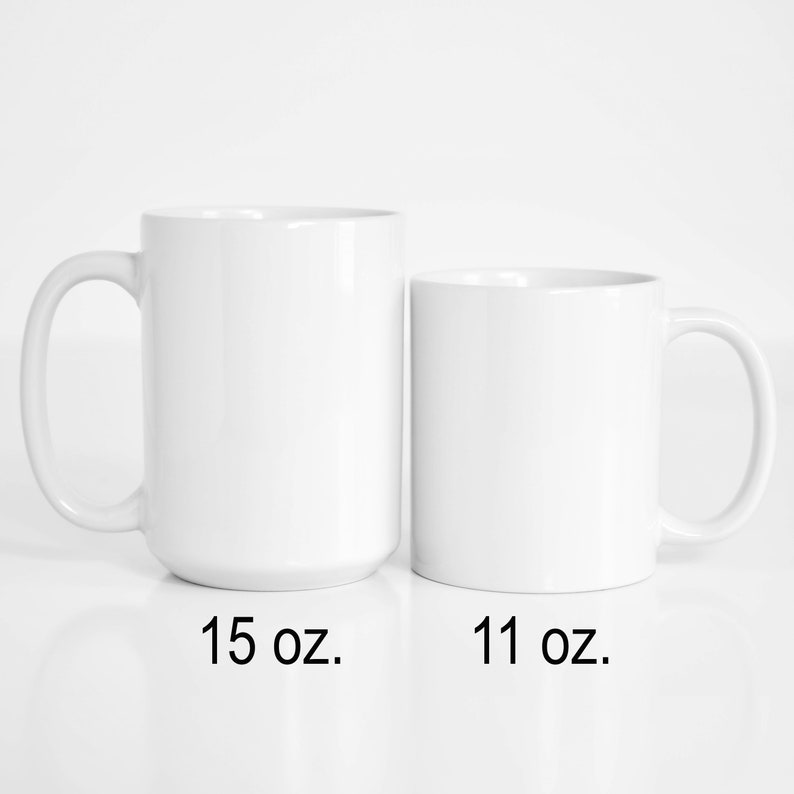 Peut inclure: Deux tasses en c&eacute;ramique blanche, une de 15 oz et une de 11 oz.
