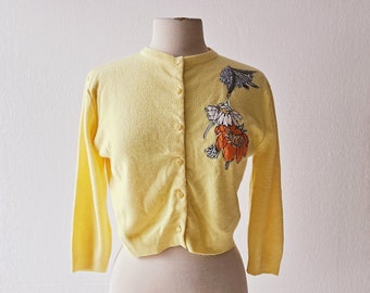 Vintage 50s Cardigan | Floral Applique Sweater | Yellow Cardigan | S M
