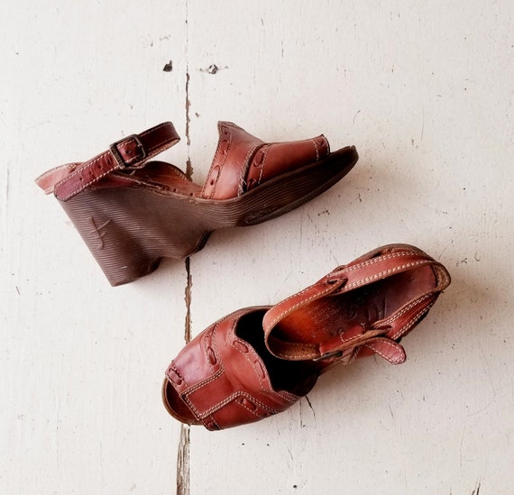 Vintage Famolare Shoes | 70s Heels | Wedge Sandal… - image 1