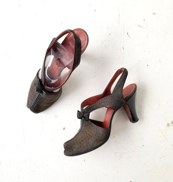 Vintage 1940s Shoes | 40s Heels | Peep Toe Shoes |