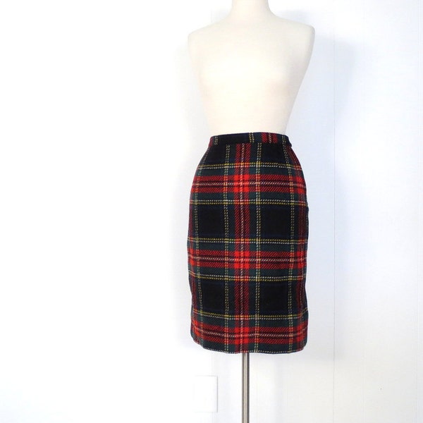 Vintage Pendleton Skirt / 50s Skirt / Plaid Pencil Skirt / 1950s Skirt / 25W XS