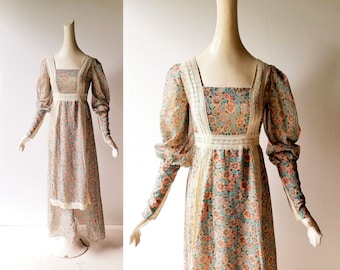 Vintage Gunne Sax dress | white blue floral corset lace-up