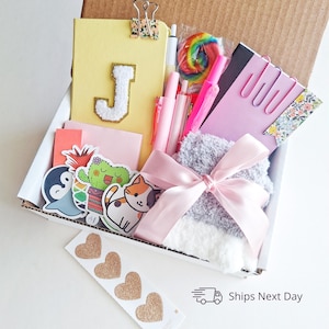 Caja de regalo estacionaria para niña, paquete de regalo para adolescente, diario personalizado, regalo para niña adolescente, cesta de pronta recuperación, cesta de regalo de cumpleaños para niña de 12 años