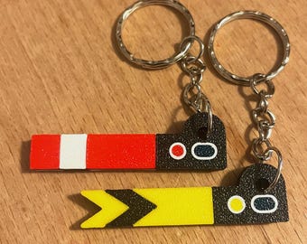 Llavero/Colgante de señales de semáforo de British Rail - Par de señales de parada y de tren de larga distancia