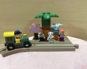 Train Track with Lego/Duplo Compatible Build Plate