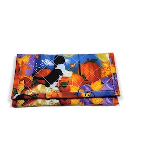 Cartera de mujer con diseño de calabaza y gatos, de tela acolchada para Halloween, con bolsillo con cremallera, hecha a mano, con tres pliegues, regalo para ella