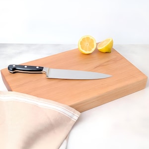 Maple Cutting Board – One Piece Solid Hardwood (No Glue), Thick Handmade Kitchen Board, Made in USA, Available in 4 Sizes afbeelding 10