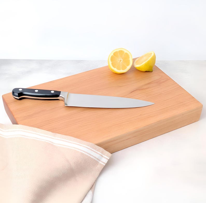 Maple Cutting Board – One Piece Solid Hardwood (No Glue), Thick Handmade Kitchen Board, Made in USA, Available in 4 Sizes afbeelding 10