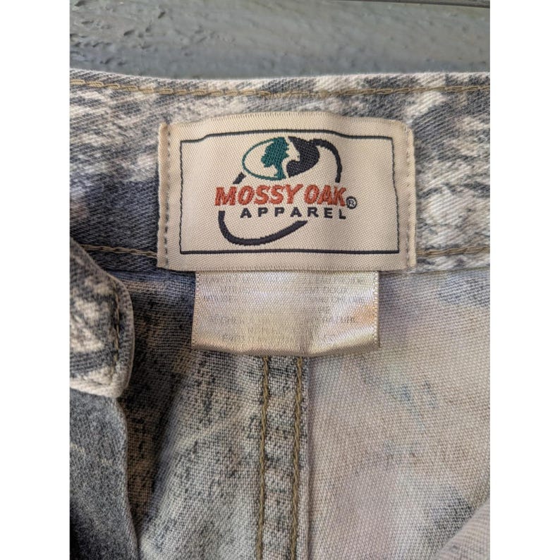 Pantaloni vintage Mossy Oak da uomo, taglia 42x32, in tela mimetica, vestibilità comoda, ideali per la caccia, stile anni '90. immagine 4