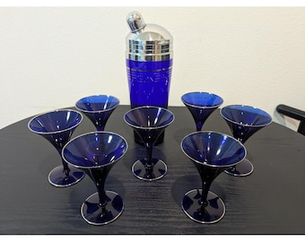Juego de 7 copas de martini vintage azul cobalto, estilo Shaker Art Deco a rayas, sin marca, años 30.
