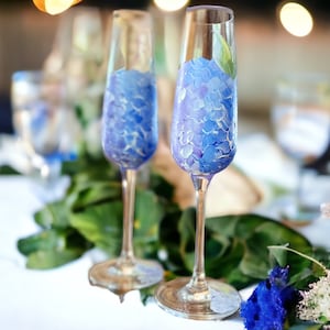 Hand Painted Hydrangea  Crystal Champagne Flutes, Glasses Hand Painted For Toasting, Shades of Blue and Purple, Gift For Couple,  Set of 2