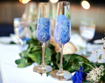 Hand Painted Hydrangea  Crystal Champagne Flutes, Glasses Hand Painted For Toasting, Shades of Blue and Purple, Gift For Couple,  Set of 2