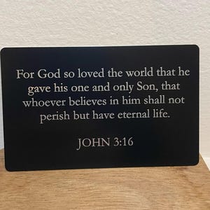 Johannes 3:16 Bijbelvers metaalgravure, gegraveerde aluminium kaart die je in de portemonnee kunt bewaren