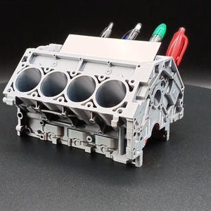 Porta biglietti da visita con penna V8 LS3 Chevrolet Engine Block